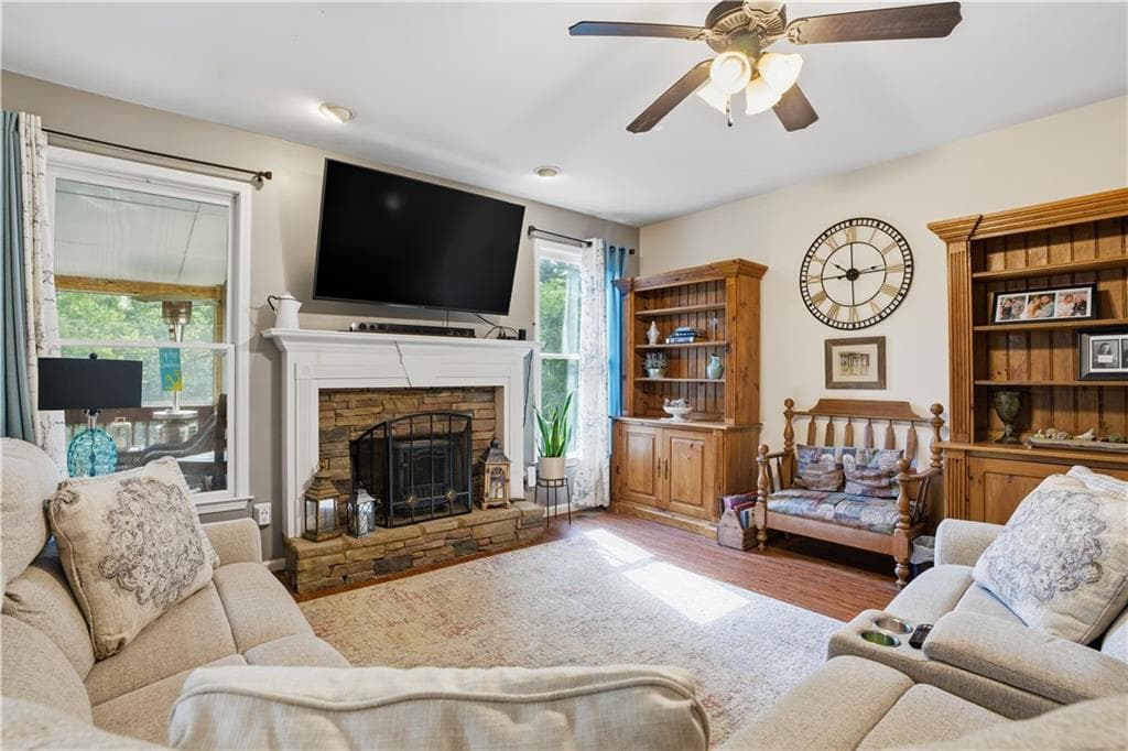 5 bedroom, 4 bathroom, 3,300 sq ft single family residence for sale at 12 Laurel Way, White, GA 30184 — photo 2