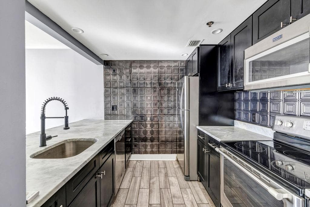 1 bedroom, 1 bathroom, 645 sq ft condominium for sale at 1280 Peachtree Street 1504, Atlanta, GA 30308 — photo 3