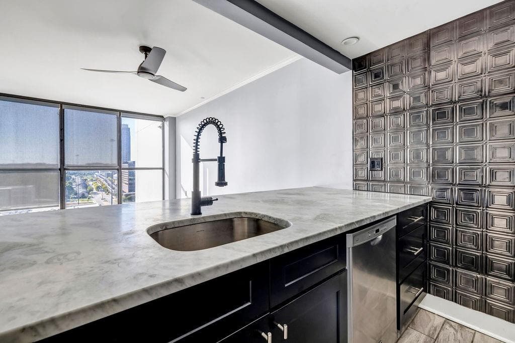 1 bedroom, 1 bathroom, 645 sq ft condominium for sale at 1280 Peachtree Street 1504, Atlanta, GA 30308 — photo 7