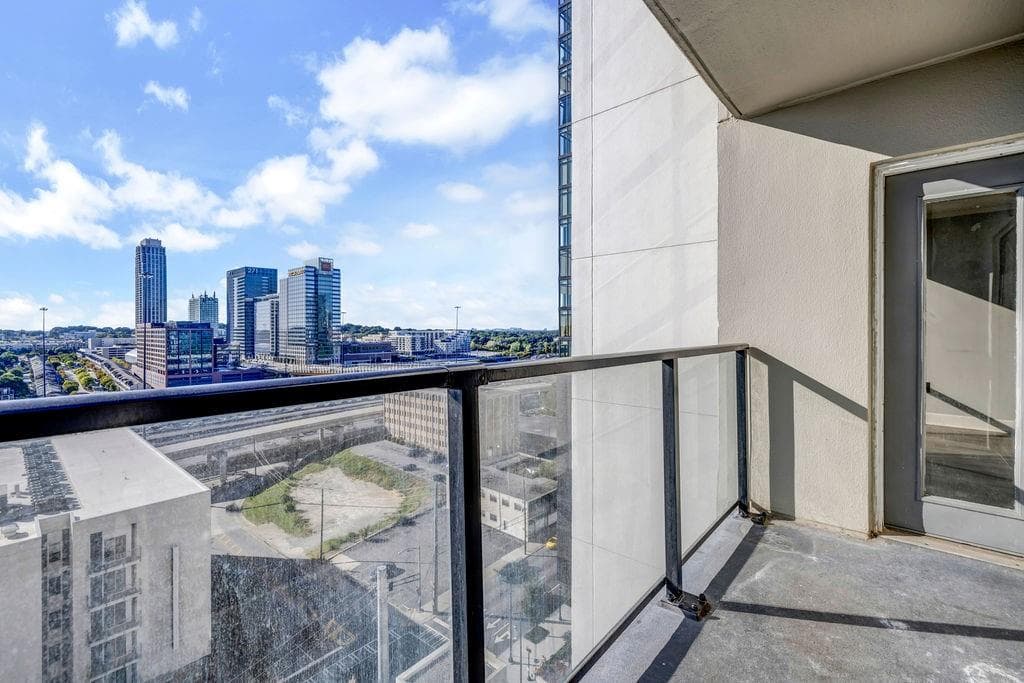 1 bedroom, 1 bathroom, 645 sq ft condominium for sale at 1280 Peachtree Street 1504, Atlanta, GA 30308 — photo 10