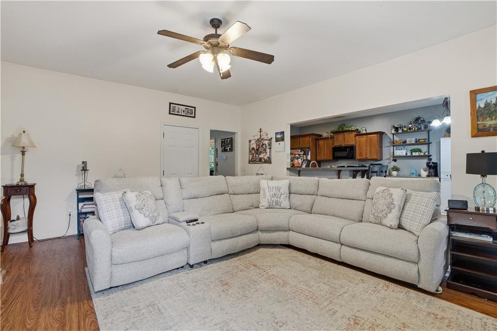 5 bedroom, 4 bathroom, 3,300 sq ft single family residence for sale at 12 Laurel Way, White, GA 30184 — photo 3