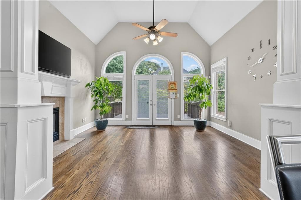 7 bedroom, 5 bathroom, 4,566 sq ft single family residence for sale at 585 Settles Brook Court, Suwanee, GA 30024 — photo 5