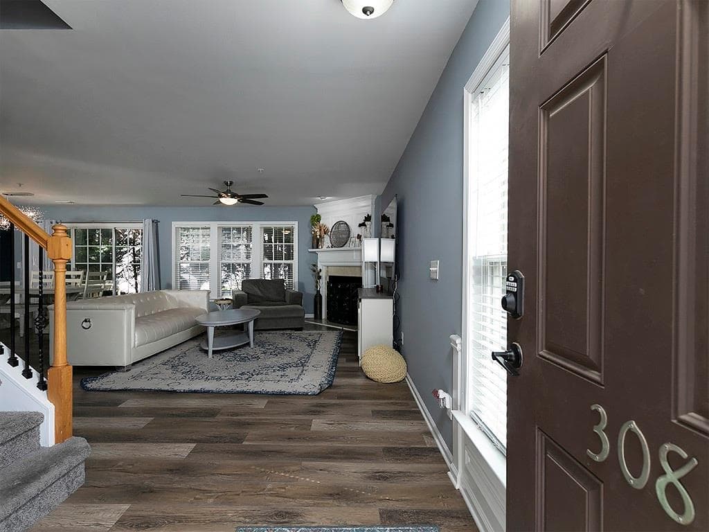 4 bedroom, 3 bathroom, 1,878 sq ft townhouse for sale at 308 Balaban Circle, Woodstock, GA 30188 — photo 3