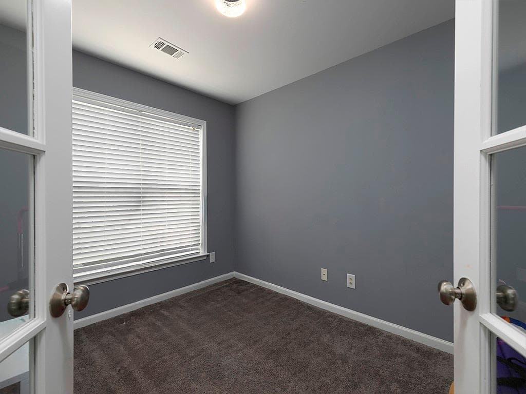 4 bedroom, 3 bathroom, 1,878 sq ft townhouse for sale at 308 Balaban Circle, Woodstock, GA 30188 — photo 6
