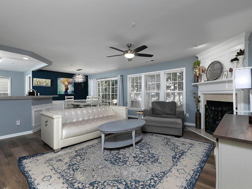 4 bedroom, 3 bathroom, 1,878 sq ft townhouse for sale at 308 Balaban Circle, Woodstock, GA 30188 — photo 7