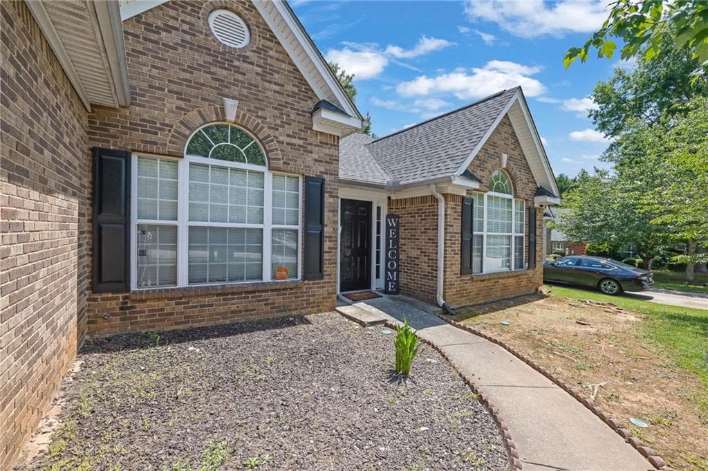4 bedroom, 3 bathroom, 2,454 sq ft single family residence for sale at 135 Chandler Ridge Lane, Lawrenceville, GA 30045 — photo 3