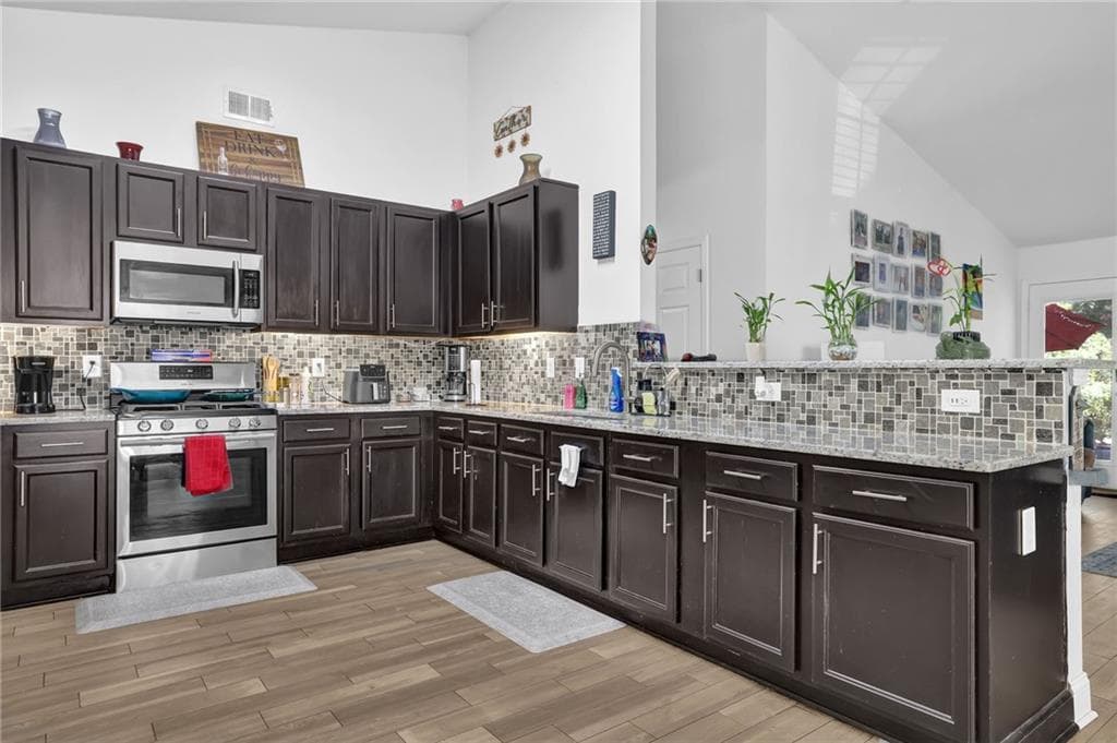 4 bedroom, 3 bathroom, 2,454 sq ft single family residence for sale at 135 Chandler Ridge Lane, Lawrenceville, GA 30045 — photo 8