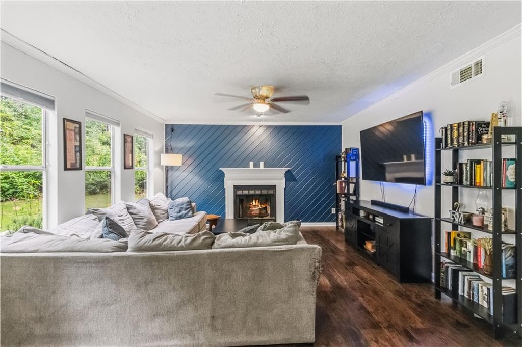 3 bedroom, 3 bathroom, 2,151 sq ft single family residence under contract at 1405 Chelsea Downs Lane, Conyers, GA 30013 — photo 6