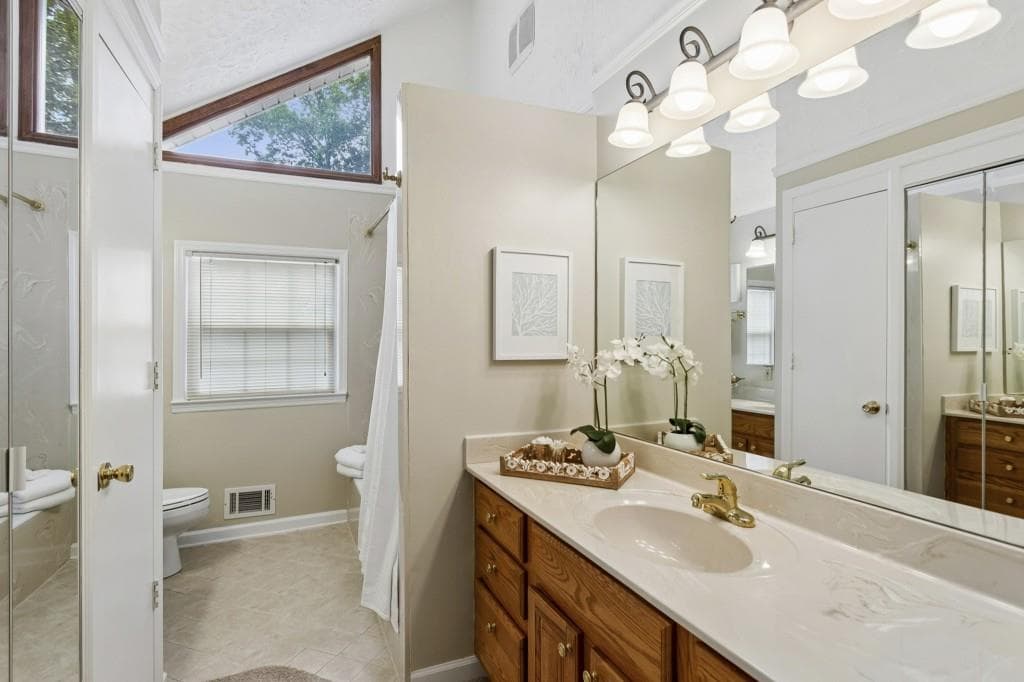 3 bedroom, 3 bathroom, 2,639 sq ft single family residence for sale at 2761 Sagamore Hill Drive, Marietta, GA 30067 — photo 7