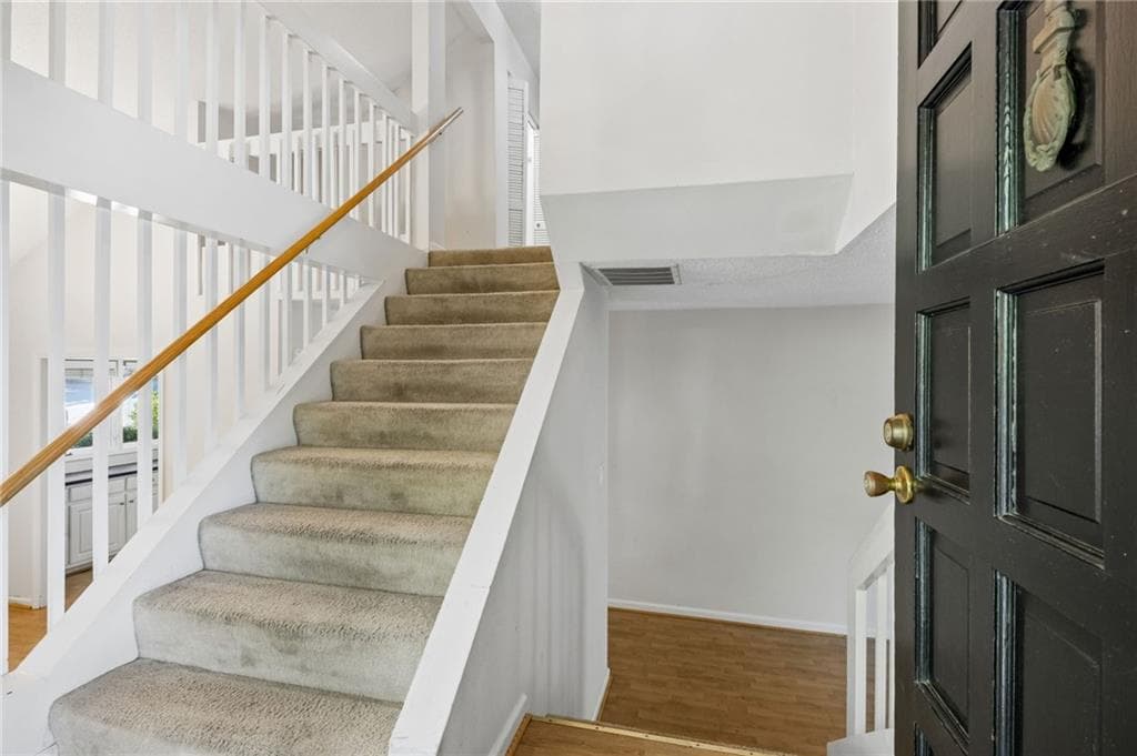 3 bedroom, 3 bathroom, 1,740 sq ft townhouse under contract at 4250 D'Youville Trace, Atlanta, GA 30341 — photo 5
