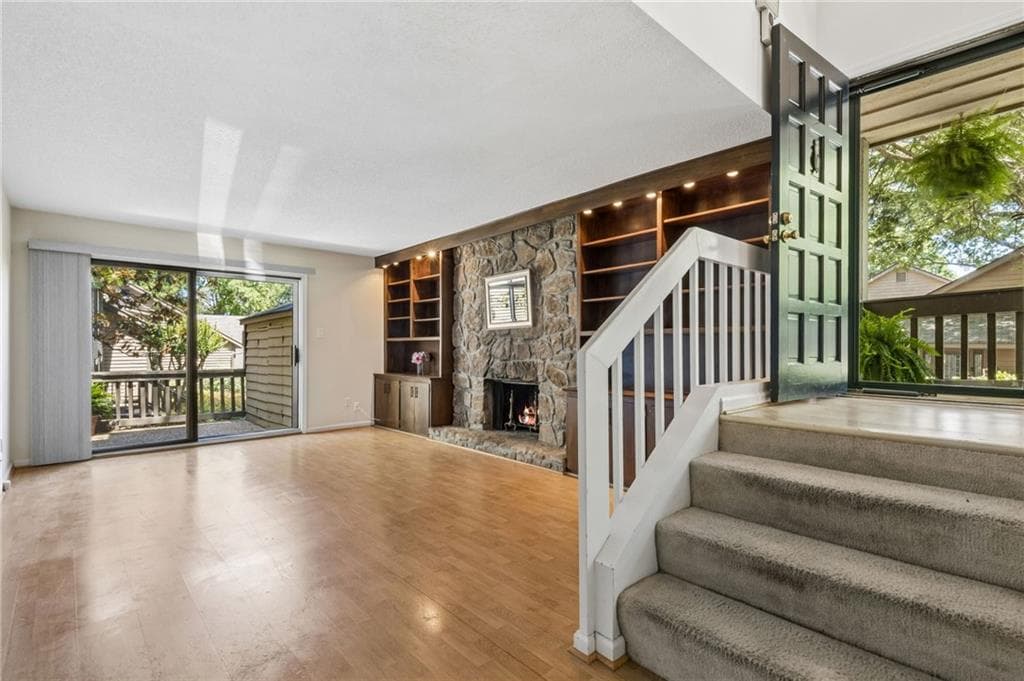 3 bedroom, 3 bathroom, 1,740 sq ft townhouse under contract at 4250 D'Youville Trace, Atlanta, GA 30341 — photo 7