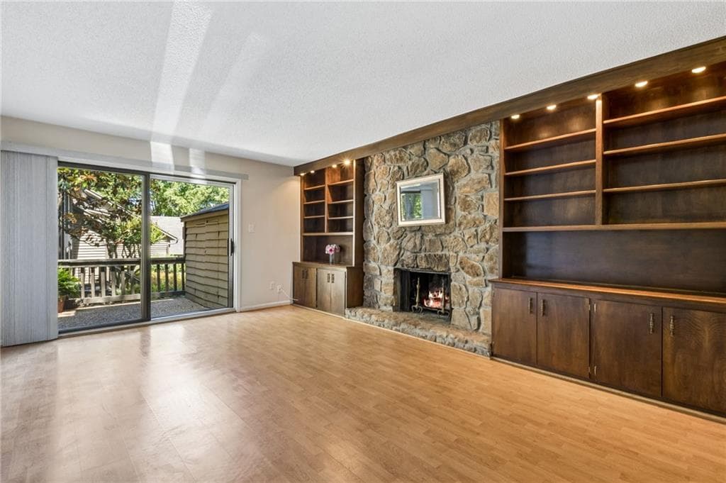 3 bedroom, 3 bathroom, 1,740 sq ft townhouse under contract at 4250 D'Youville Trace, Atlanta, GA 30341 — photo 8