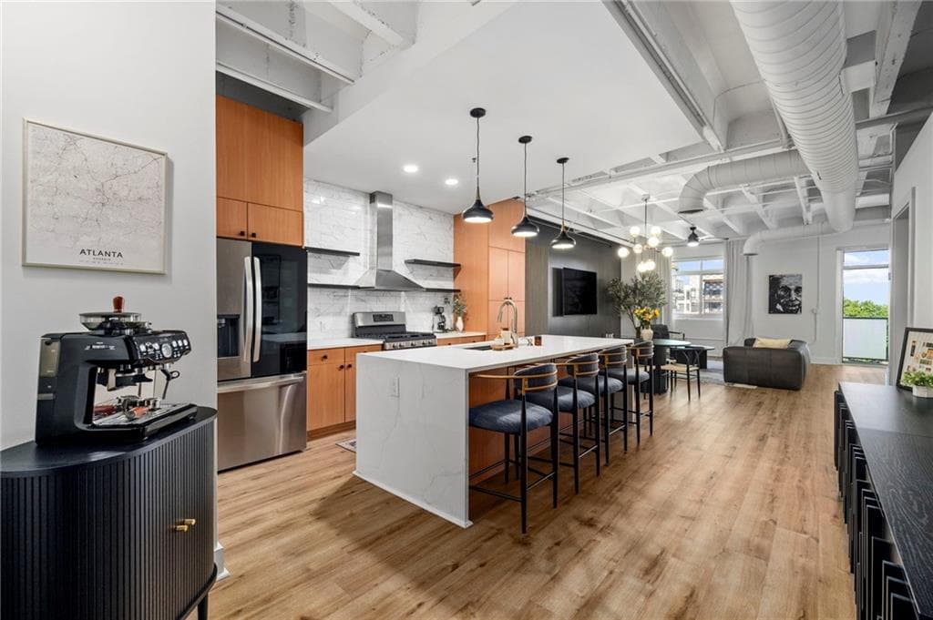 2 bedroom, 2 bathroom, 1,415 sq ft condominium for sale at 805 Peachtree Street 521, Atlanta, GA 30308 — photo 1 of 34