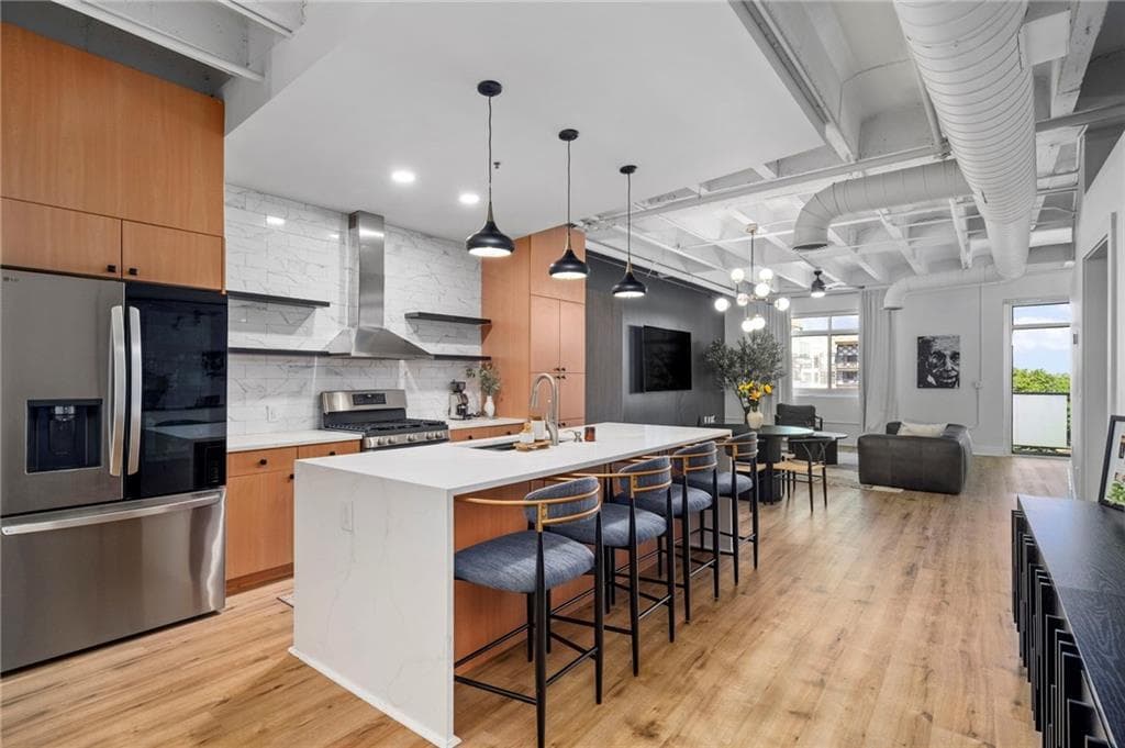 2 bedroom, 2 bathroom, 1,415 sq ft condominium for sale at 805 Peachtree Street 521, Atlanta, GA 30308 — photo 5