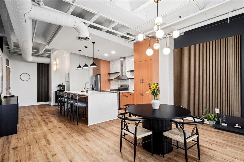 2 bedroom, 2 bathroom, 1,415 sq ft condominium for sale at 805 Peachtree Street 521, Atlanta, GA 30308 — photo 6
