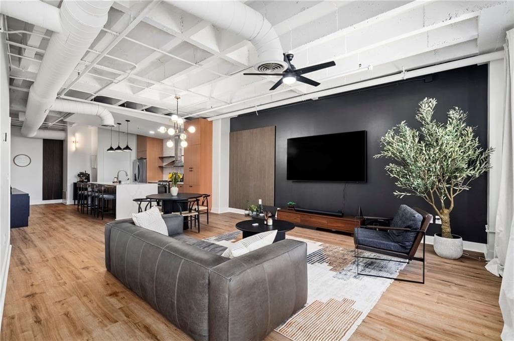 2 bedroom, 2 bathroom, 1,415 sq ft condominium for sale at 805 Peachtree Street 521, Atlanta, GA 30308 — photo 2