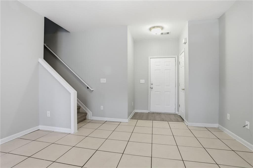 3 bedroom, 3 bathroom, 1,512 sq ft single family residence under contract at 2007 Appaloosa Way, Conyers, GA 30012 — photo 6
