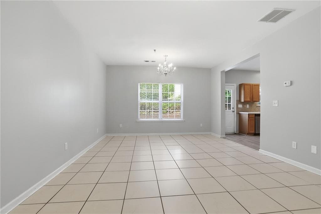 3 bedroom, 3 bathroom, 1,512 sq ft single family residence under contract at 2007 Appaloosa Way, Conyers, GA 30012 — photo 8