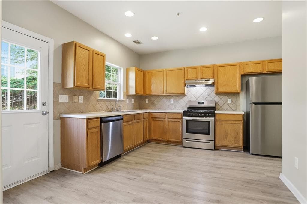 3 bedroom, 3 bathroom, 1,512 sq ft single family residence under contract at 2007 Appaloosa Way, Conyers, GA 30012 — photo 10