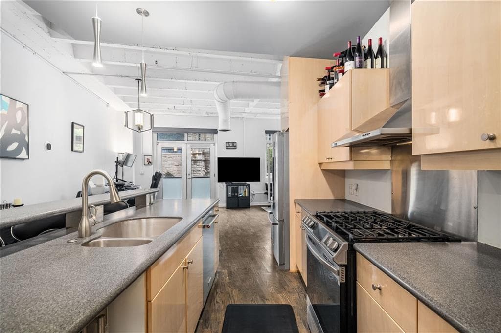 1 bedroom, 1 bathroom, 1,040 sq ft condominium for sale at 805 Peachtree Street 318, Atlanta, GA 30308 — photo 5