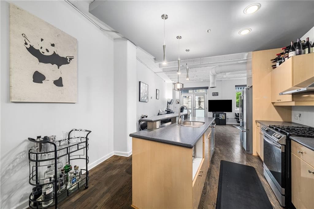 1 bedroom, 1 bathroom, 1,040 sq ft condominium for sale at 805 Peachtree Street 318, Atlanta, GA 30308 — photo 6