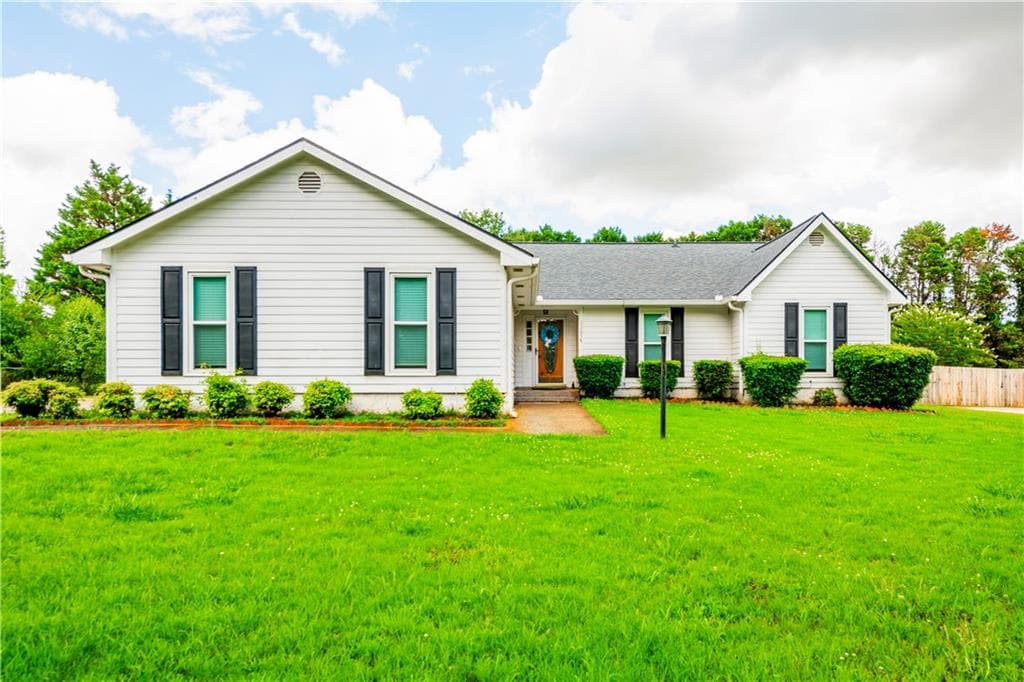 3 bedroom, 2 bathroom, 1,798 sq ft single family residence sold at 11058 Hunters Lane, Hampton, GA 30228