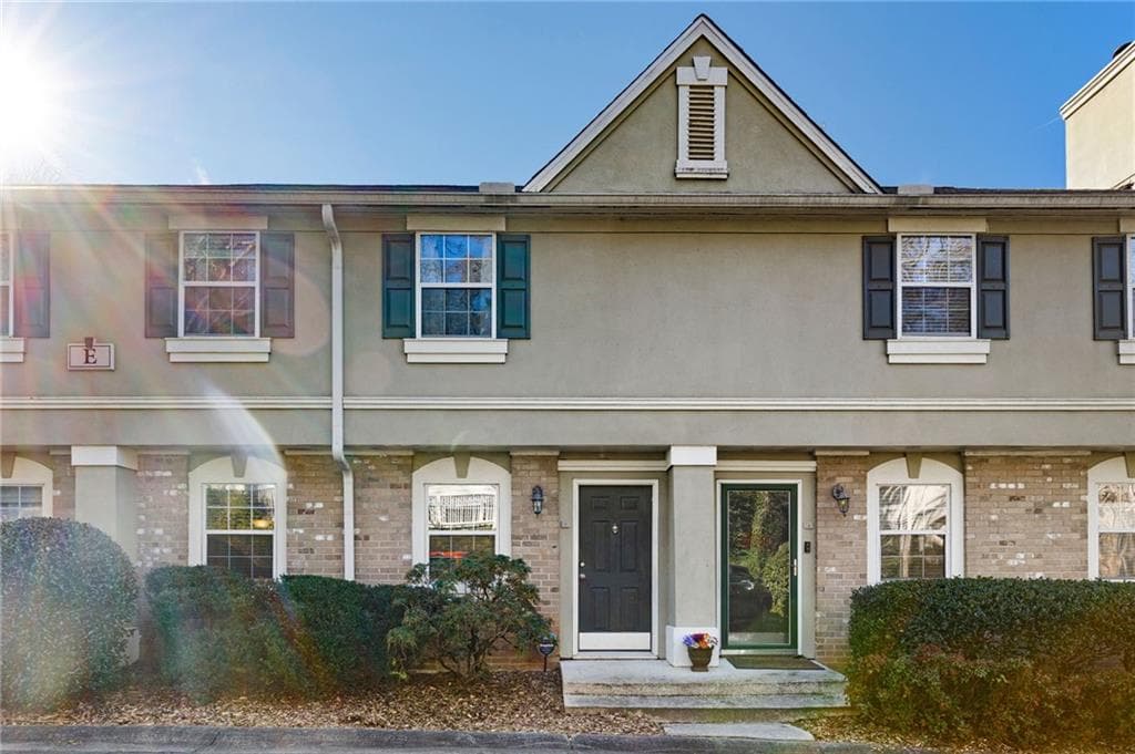 3 bedroom, 3 bathroom, 1,434 sq ft condominium for rent at 6900 Roswell Road 3E, Atlanta, GA 30328 for $2,375 a month — photo 2