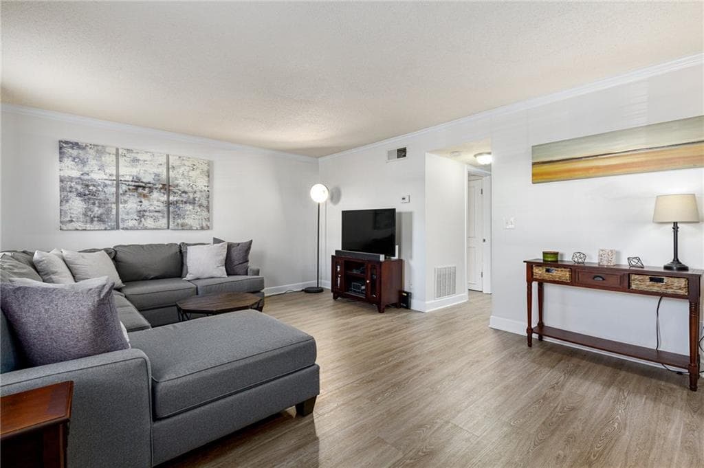 3 bedroom, 3 bathroom, 1,434 sq ft condominium for rent at 6900 Roswell Road 3E, Atlanta, GA 30328 for $2,375 a month — photo 7