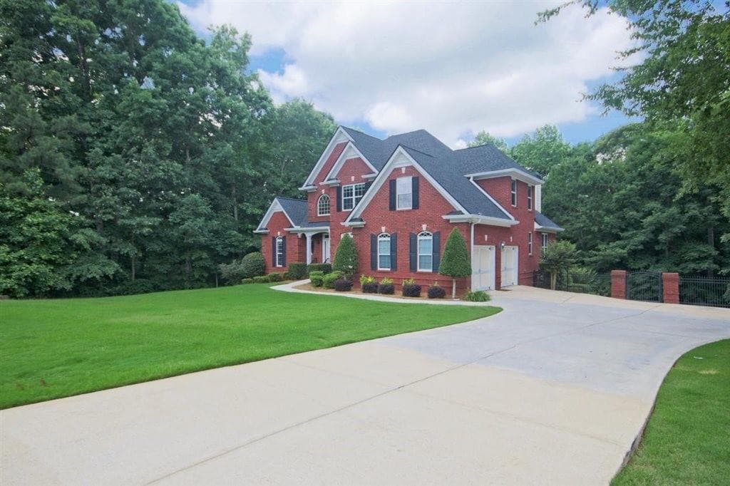 5 bedroom, 5 bathroom, 5,458 sq ft single family residence for sale at 7251 Bluewater Lane, Douglasville, GA 30135 — photo 3