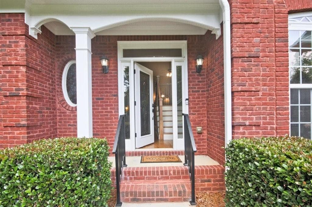 5 bedroom, 5 bathroom, 5,458 sq ft single family residence for sale at 7251 Bluewater Lane, Douglasville, GA 30135 — photo 4