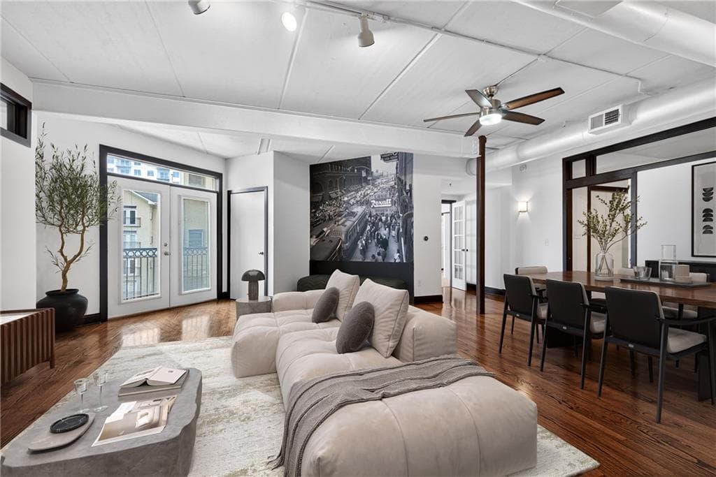 3 bedroom, 2 bathroom, 1,682 sq ft condominium sold at 800 Peachtree Street 1411, Atlanta, GA 30308
