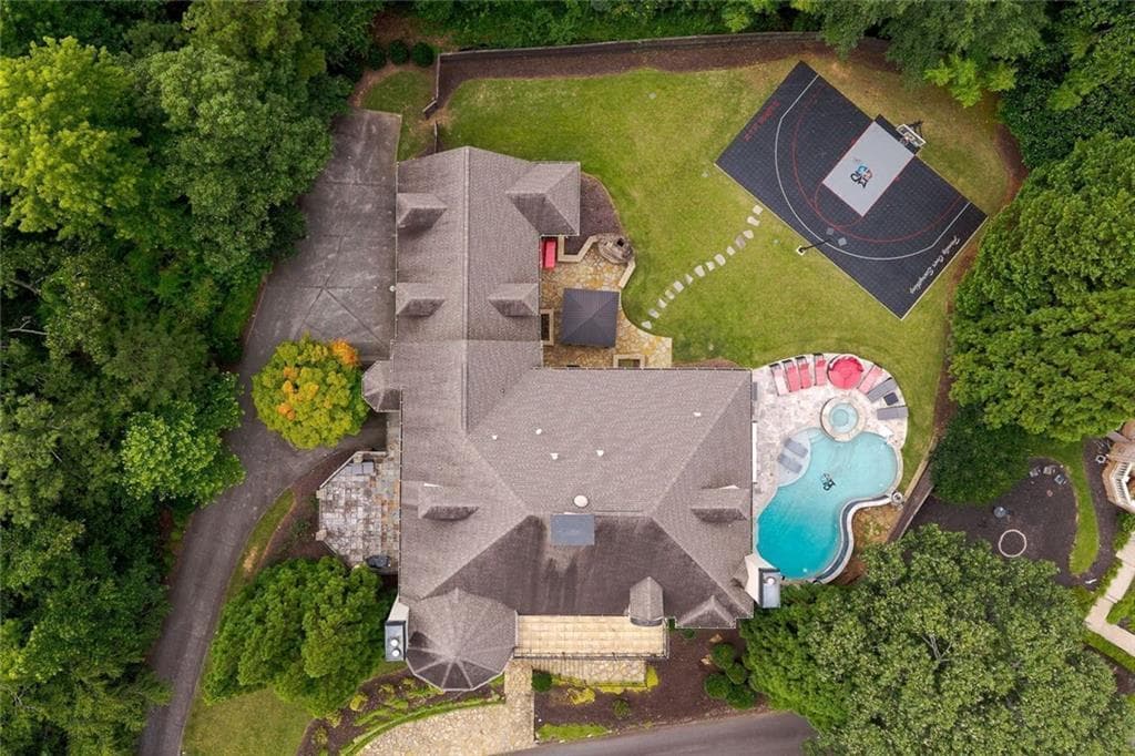 6 bedroom, 8 bathroom, 10,575 sq ft single family residence for rent at 11140 W Road, Roswell, GA 30075 for $25,000 a month — photo 2