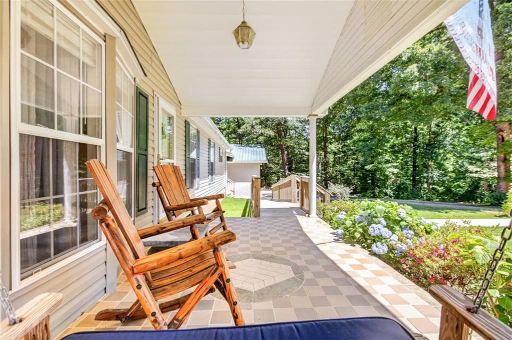 3 bedroom, 2 bathroom, 1,904 sq ft single family residence for sale at 173 Andrews Road, Carnesville, GA 30521 — photo 5