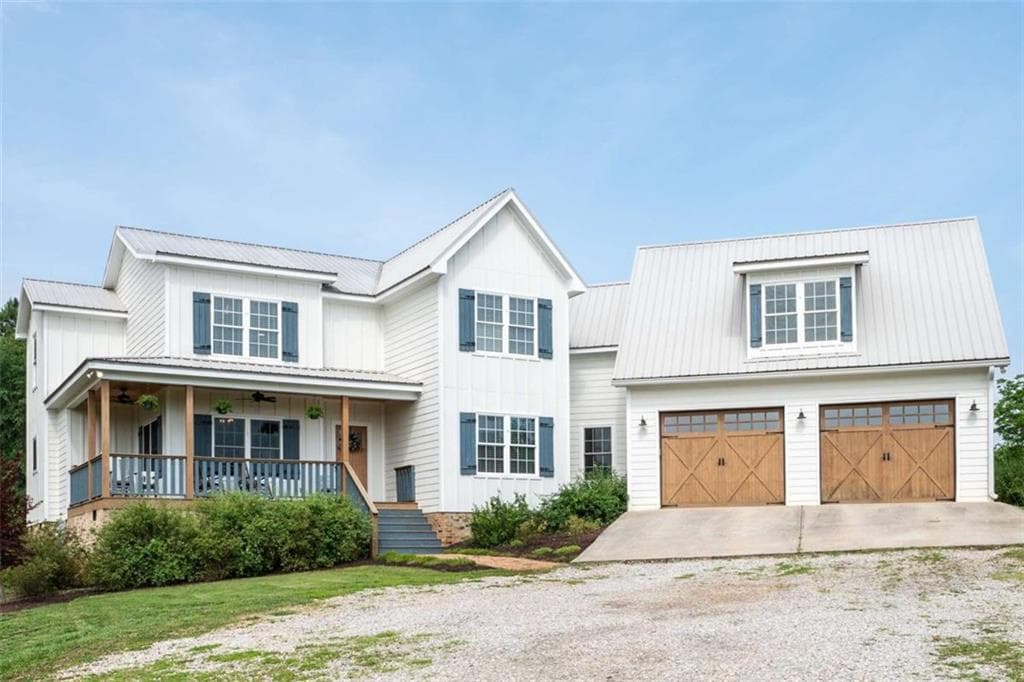 5 bedroom, 4 bathroom, 4,681 sq ft single family residence for sale at 2185 Clotfelter Road, Bogart, GA 30622 — photo 3