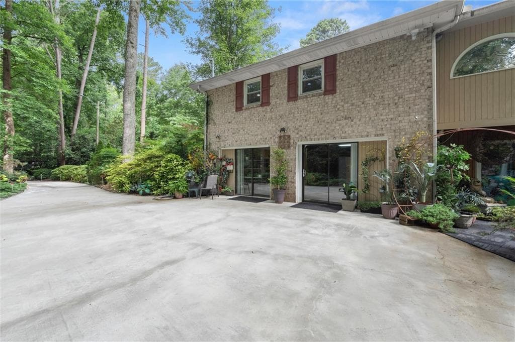 4 bedroom, 4 bathroom, 5,001 sq ft single family residence for sale at 3380 Fawn Trail, Marietta, GA 30066 — photo 6