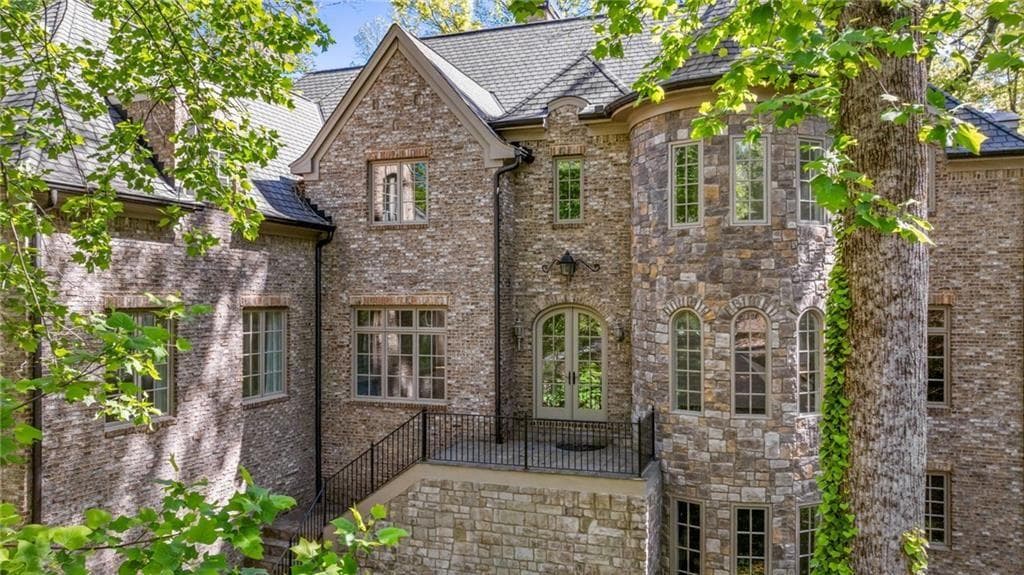 6 bedroom, 9 bathroom, 7,506 sq ft single family residence for sale at 115 Mount Paran Ridge, Atlanta, GA 30327 — photo 7
