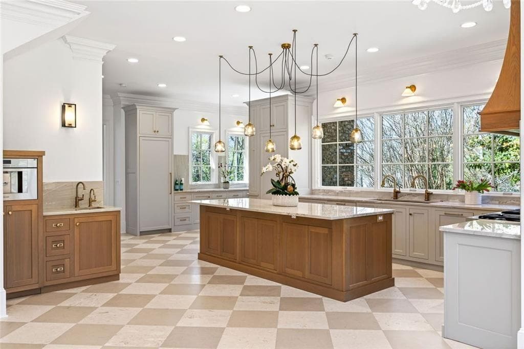 6 bedroom, 9 bathroom, 7,506 sq ft single family residence for sale at 115 Mount Paran Ridge, Atlanta, GA 30327 — photo 5