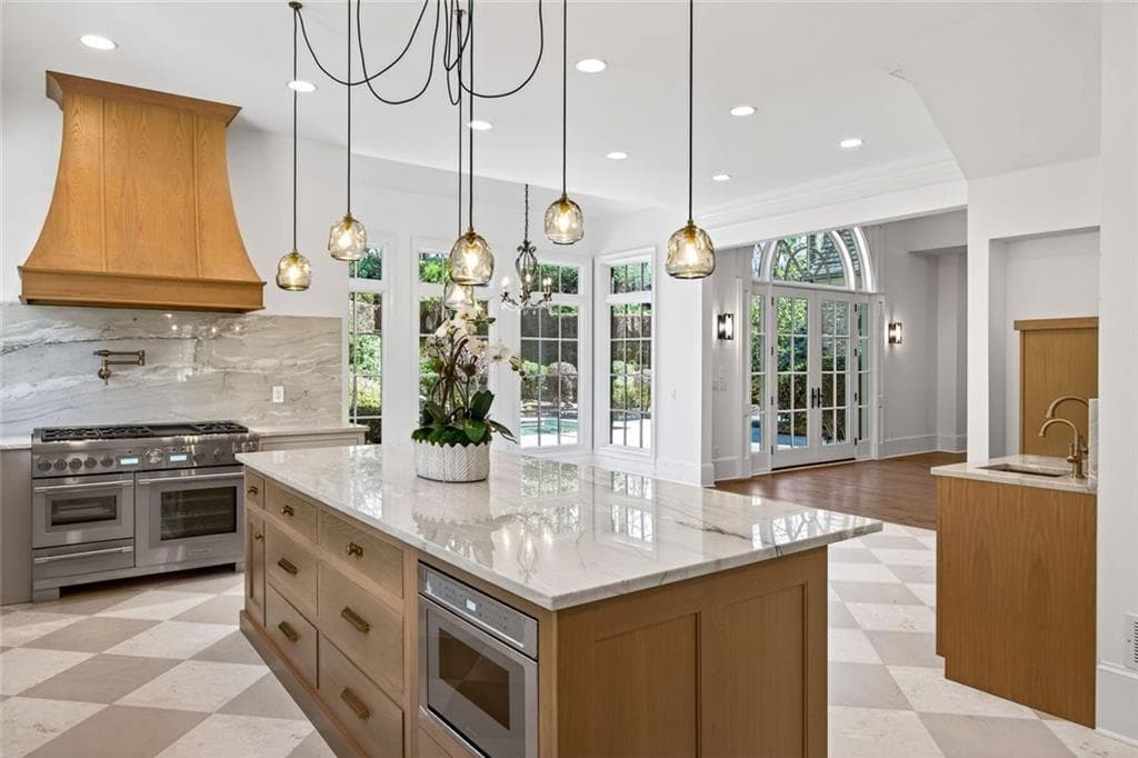 6 bedroom, 9 bathroom, 7,506 sq ft single family residence for sale at 115 Mount Paran Ridge, Atlanta, GA 30327 — photo 4
