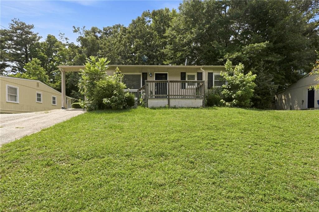 3 bedroom, 1 bathroom, 825 sq ft single family residence for sale at 836 Amber Place, Atlanta, GA 30331 — photo 1 of 27