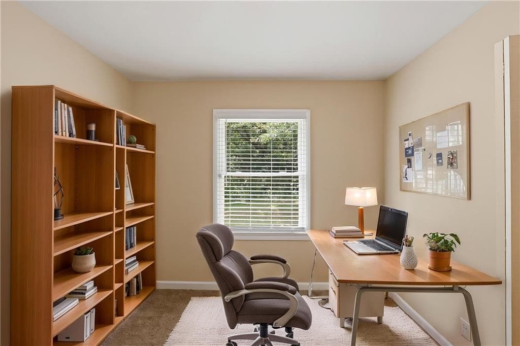 3 bedroom, 1 bathroom, 825 sq ft single family residence for sale at 836 Amber Place, Atlanta, GA 30331 — photo 3