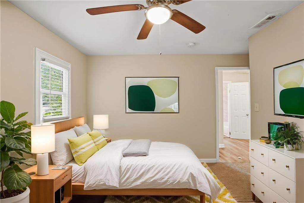 3 bedroom, 1 bathroom, 825 sq ft single family residence for sale at 836 Amber Place, Atlanta, GA 30331 — photo 5