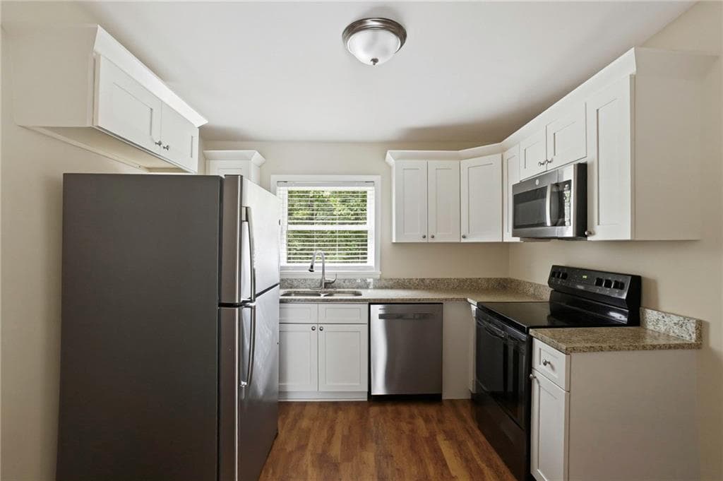 3 bedroom, 1 bathroom, 825 sq ft single family residence for sale at 836 Amber Place, Atlanta, GA 30331 — photo 7
