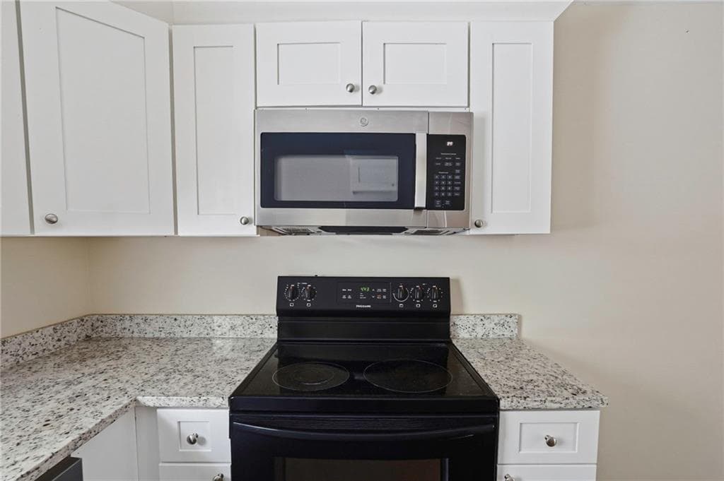 3 bedroom, 1 bathroom, 825 sq ft single family residence for sale at 836 Amber Place, Atlanta, GA 30331 — photo 8