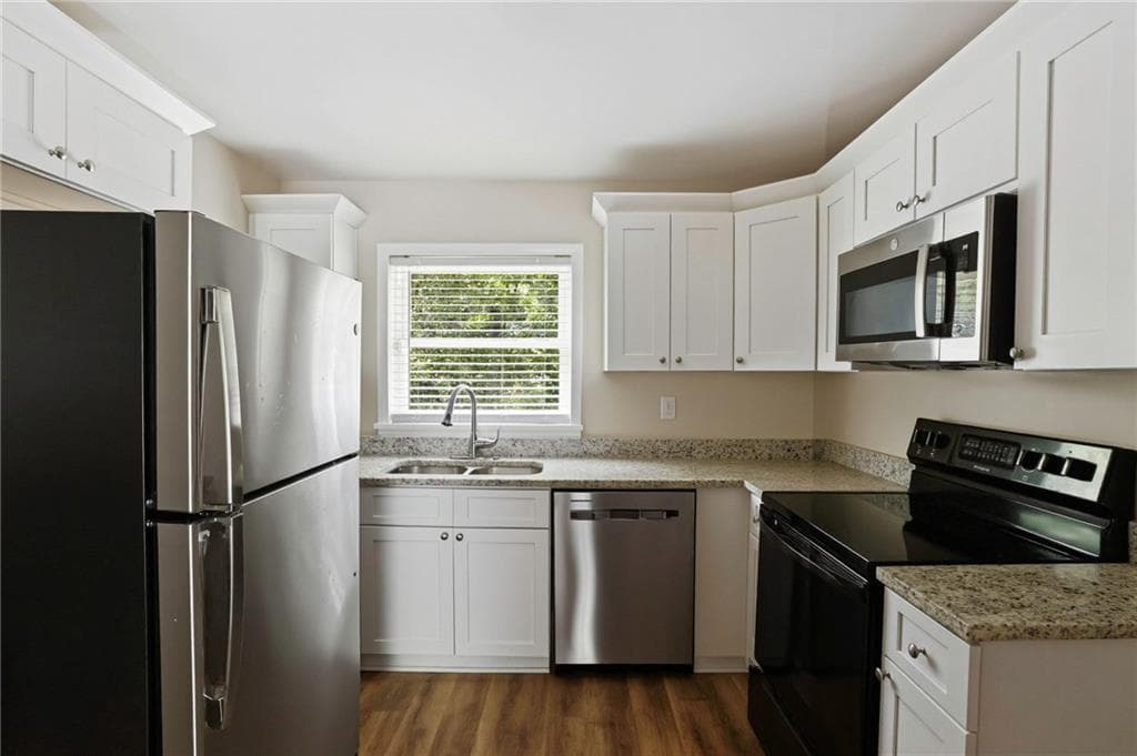 3 bedroom, 1 bathroom, 825 sq ft single family residence for sale at 836 Amber Place, Atlanta, GA 30331 — photo 9