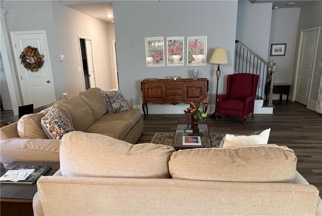 4 bedroom, 4 bathroom, 2,790 sq ft single family residence for sale at 2078 Sidney Cove Court, Buford, GA 30518 — photo 7