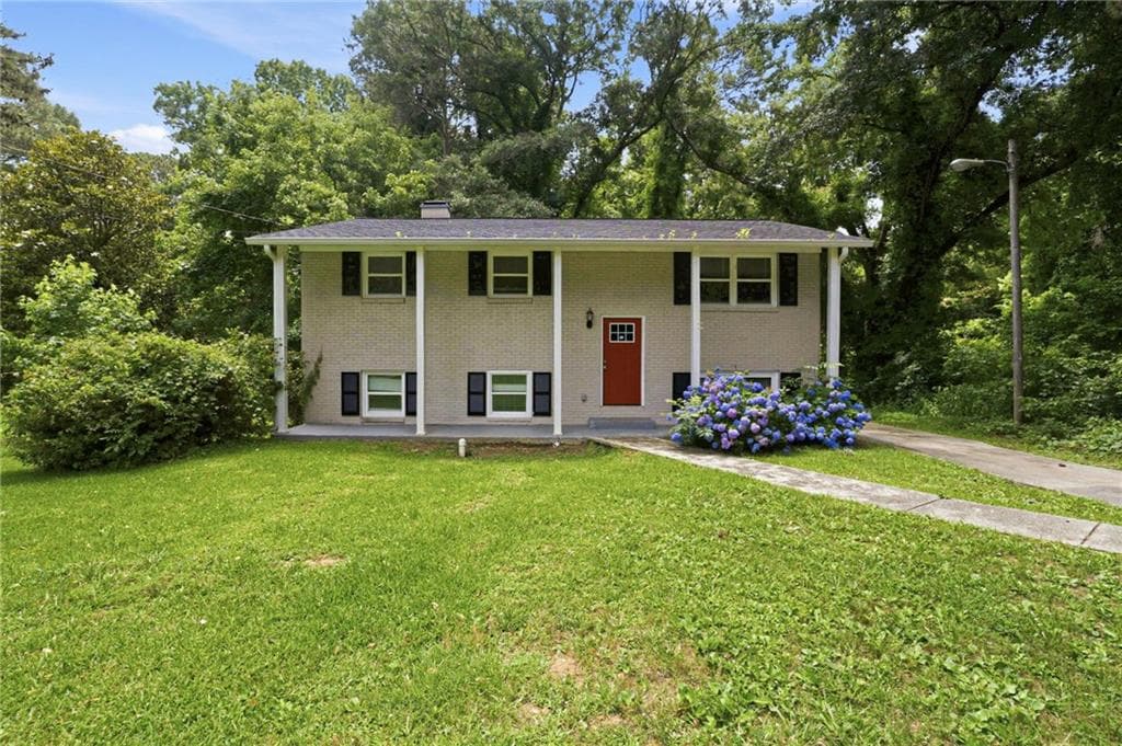5 bedroom, 2 bathroom, 1,040 sq ft single family residence for sale at 3798 Bakers Ferry Road, Atlanta, GA 30331