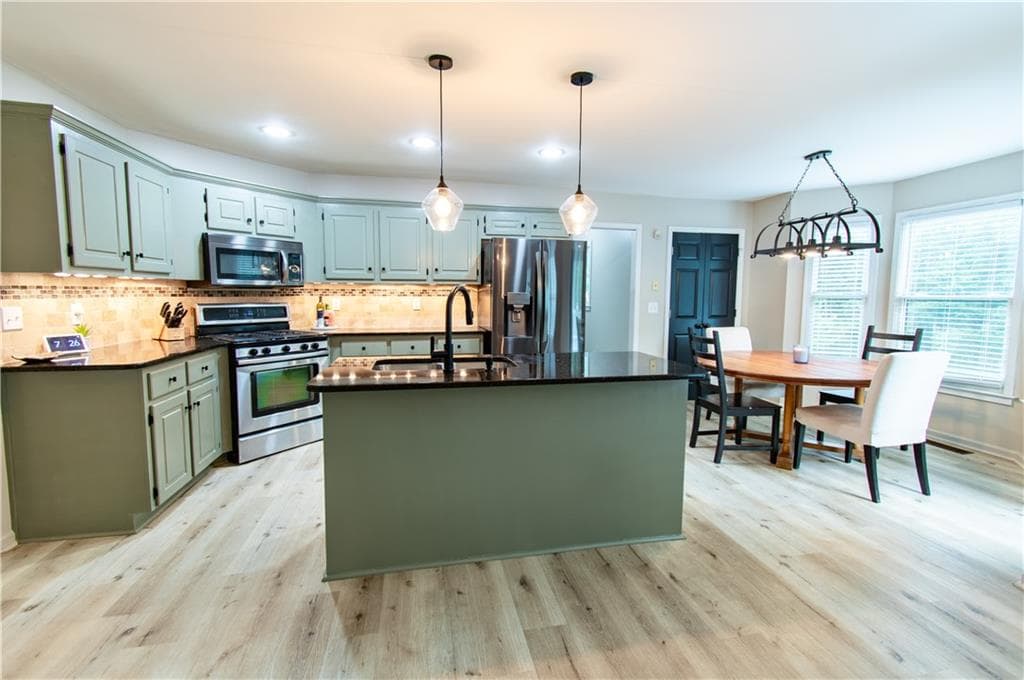 5 bedroom, 4 bathroom, 3,646 sq ft single family residence for sale at 4222 Honey Creek Way, Powder Springs, GA 30127 — photo 7