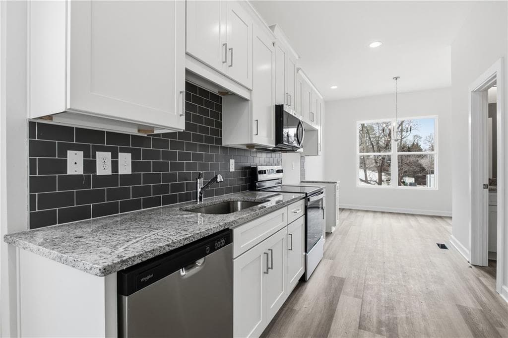 2 bedroom, 3 bathroom, 1,550 sq ft townhouse for sale at 2029 Memorial Drive 48, Atlanta, GA 30317 — photo 7