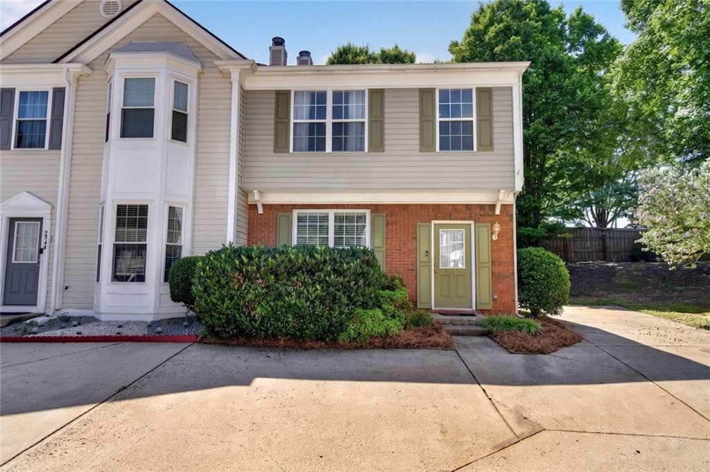 3 bedroom, 3 bathroom, 1,428 sq ft townhouse for sale at 2762 Terrell Trace Drive, Marietta, GA 30067 — photo 1 of 29