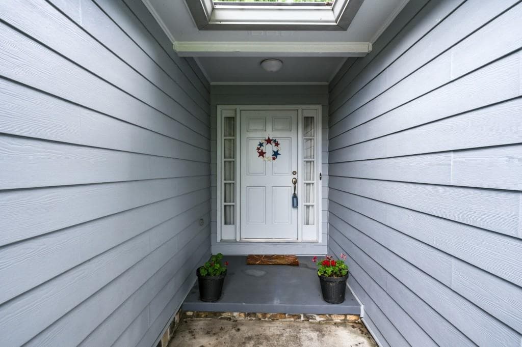 4 bedroom, 3 bathroom, 2,747 sq ft single family residence for sale at 2083 James River Cove, Suwanee, GA 30024 — photo 5